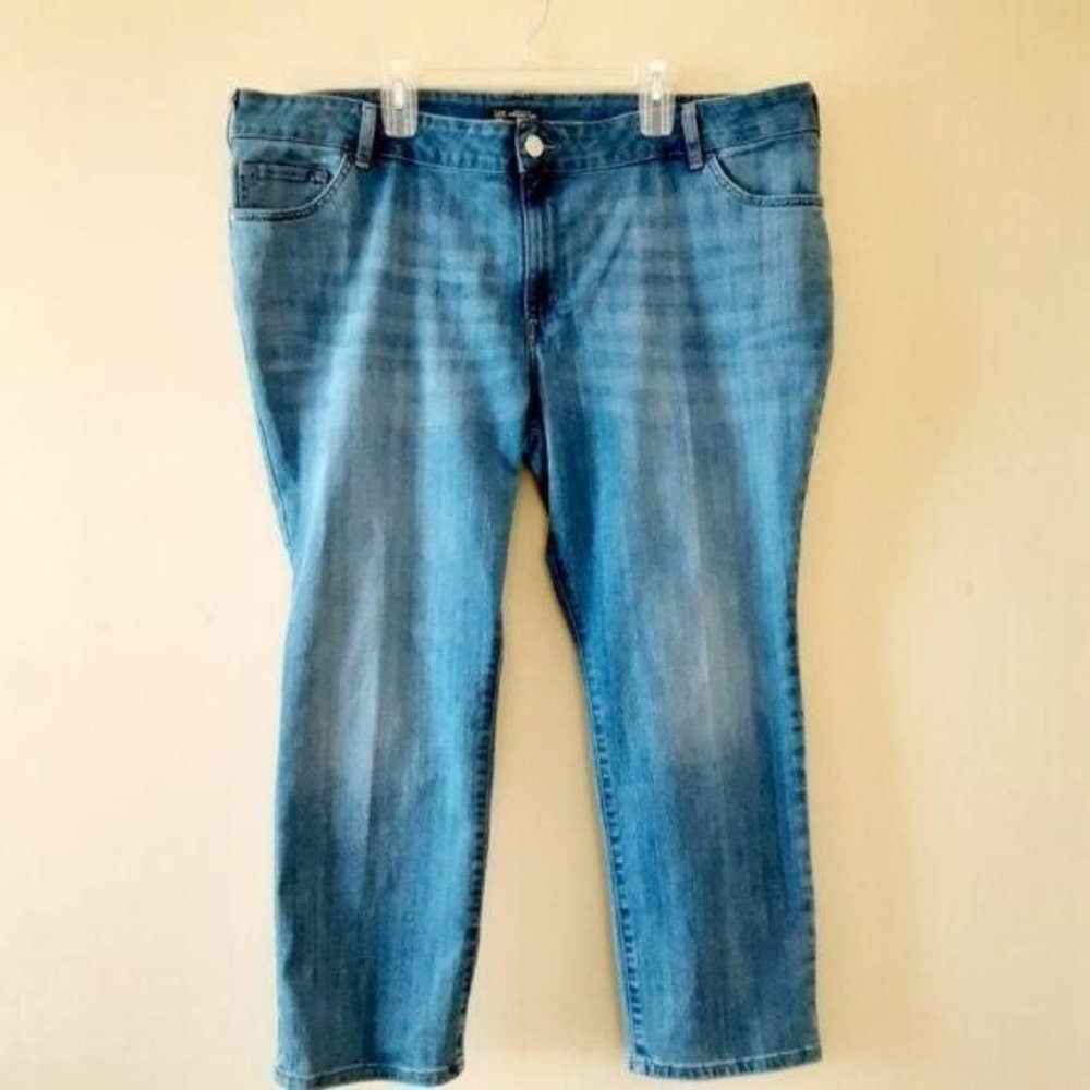 Lee Sz 26 4X Plus Size Relaxed Straight Leg Mid Rise Medium Wash Jeans